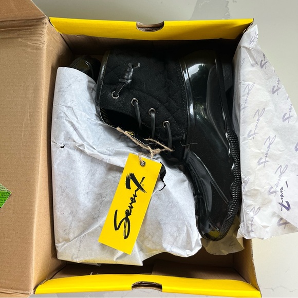 SEVEN7 Wool Goose Quilted Lace Up Women’s Sz 7 Black Boot Booties - Picture 12 of 13